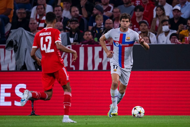 Marcos Alonso, liều thuốc giải độc cho 503 ngày Barca không ghi bàn