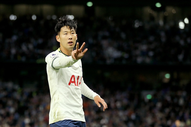 Son Heung-min lập hat-trick trong 13 phút, sánh ngang Ronaldo