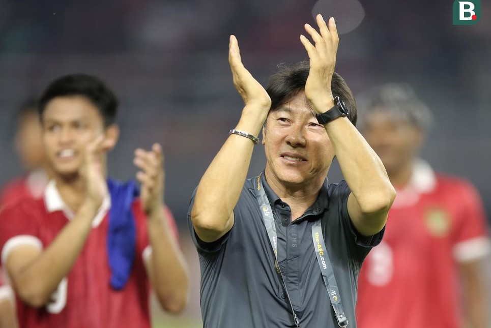 Lần đầu đánh bại Việt Nam, HLV Shin Tae Yong sung sướng nói: “Bóng đá Indonesia đang mạnh lên”