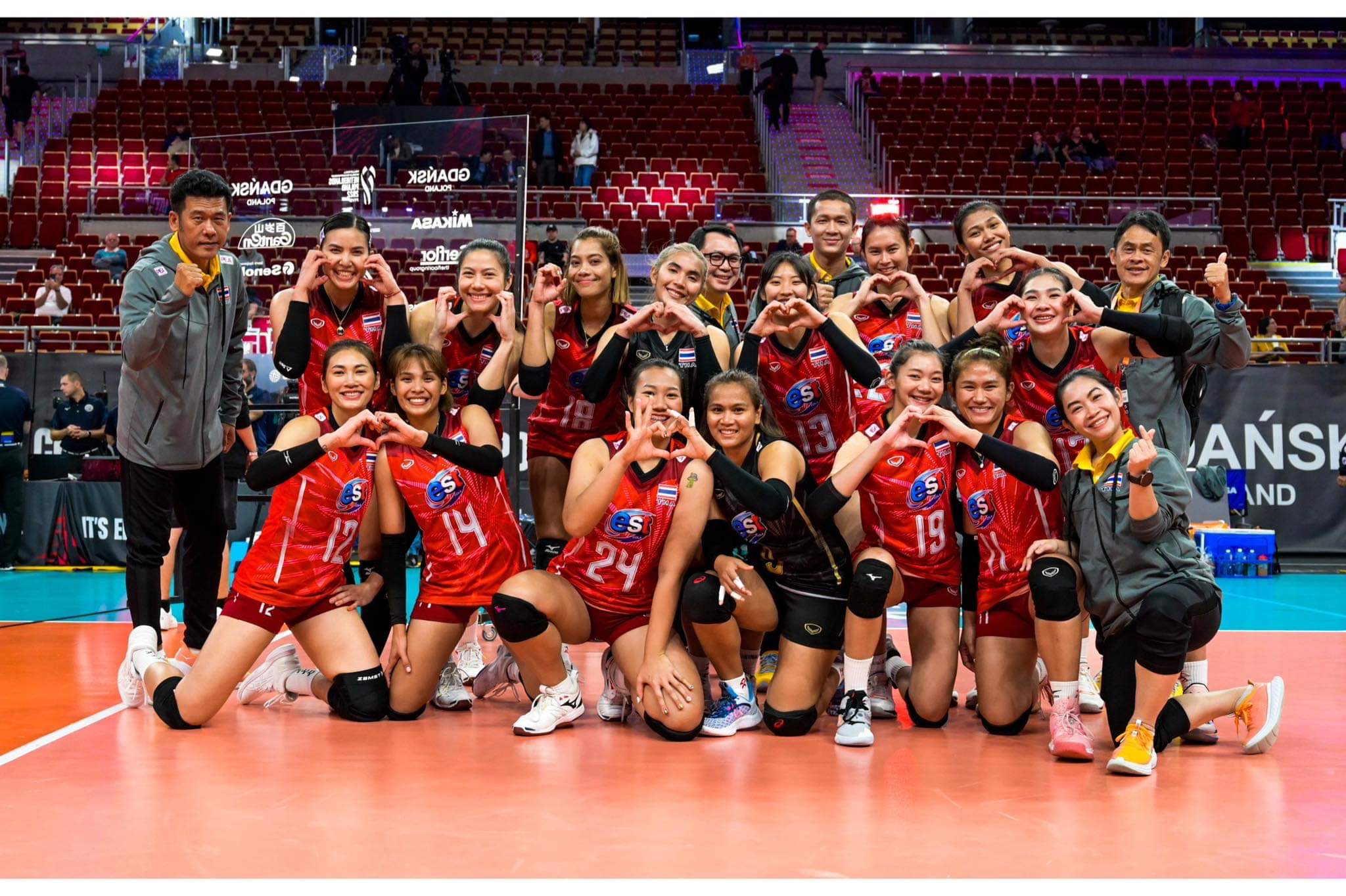 Thắng huỷ diệt Hàn Quốc, Thái Lan vượt qua vòng bảng FIVB World Championship
