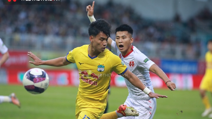 Vòng 17 V.League 2022: HAGL níu kéo giấc mơ vô địch, TP. HCM và Sài Gòn chạy trốn tử thần