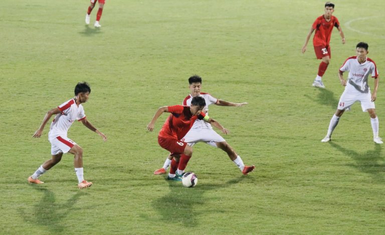 U17 Việt Nam thắng đậm "đàn anh", chạy đà hoàn hảo trước trận gặp Thái Lan