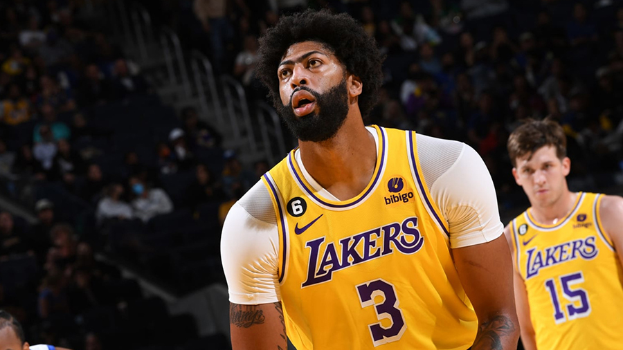 Anthony Davis hồi sinh với trận đấu bùng nổ, Lakers thắng trận preseason đầu tiên trong 3 năm