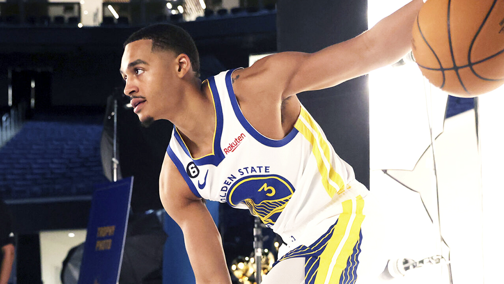 Bình tâm giữa drama Draymond Green, Jordan Poole tỏa sáng trong trận preseason trước Lakers Bình tâm giữa drama Draymond Green, Jordan Poole tỏa sáng trong trận preseason trước Lakers