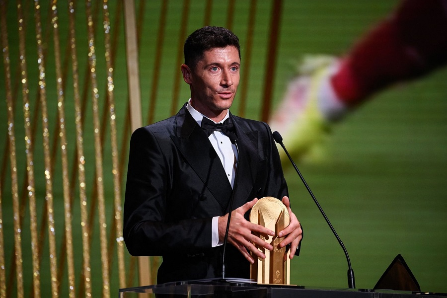 Trượt Top 3 Quả b&oacute;ng v&agrave;ng, Lewandowski được an ủi bằng giải Gerd Muller
