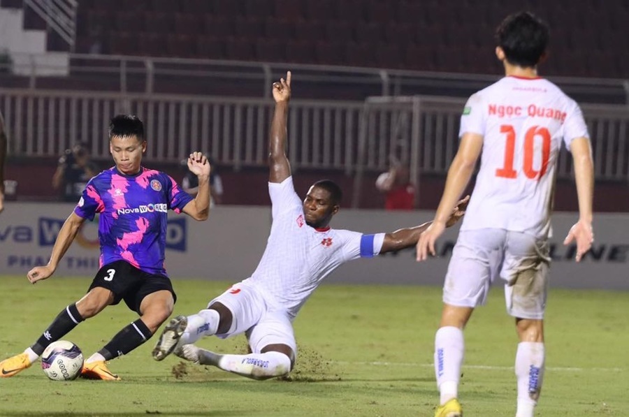 Hạ Sài Gòn, Hải Phòng soán ngôi đầu bảng của Hà Nội FC