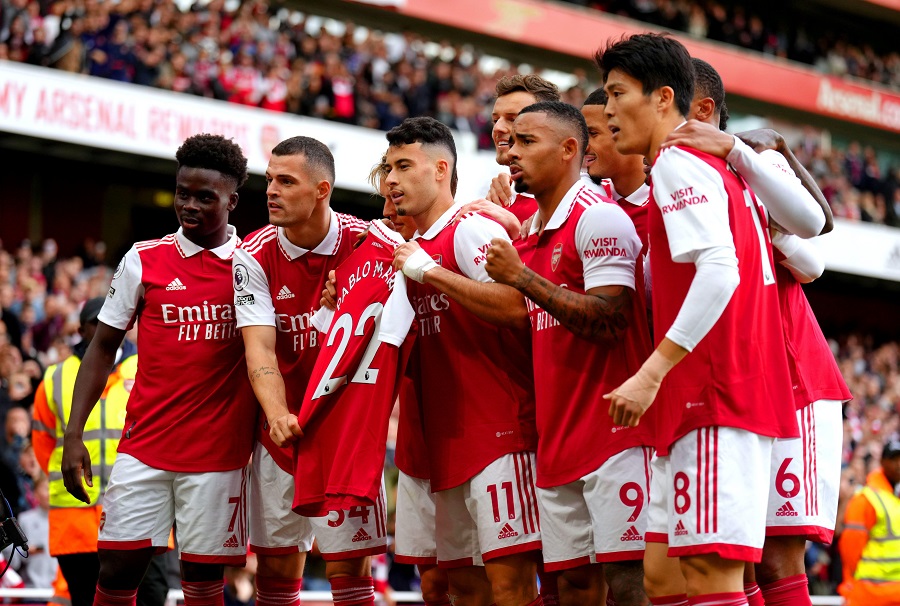 Martinelli biến thành chuyên gia sân nhà, Arsenal lo sợ về Saka