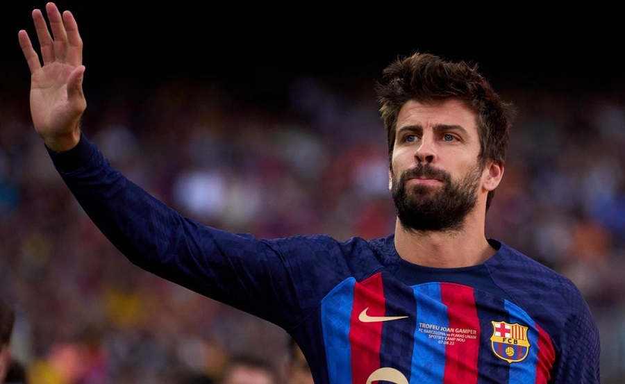 Pique bất ngờ thông báo rời Barcelona và giải nghệ
