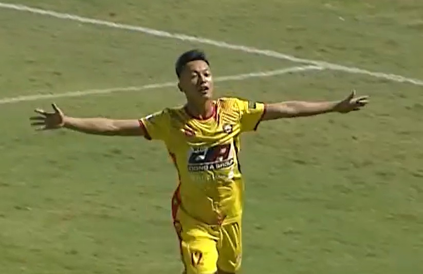 Cầu thủ 19 tuổi trừng phạt Hà Nội, kéo lại sức hấp dẫn đua vô địch V.League 2022