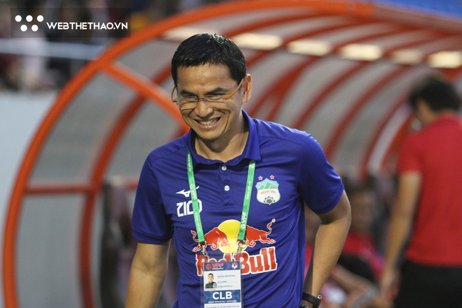 Trụ hạng thành công, HLV Kiatisuk nói về mục tiêu vô địch V.League của HAGL