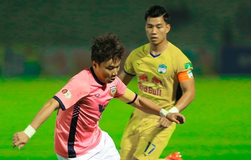 Bị HAGL cầm hòa, Hà Tĩnh chưa thể tạo lợi thế ở cuộc đua trụ hạng V.League 2022