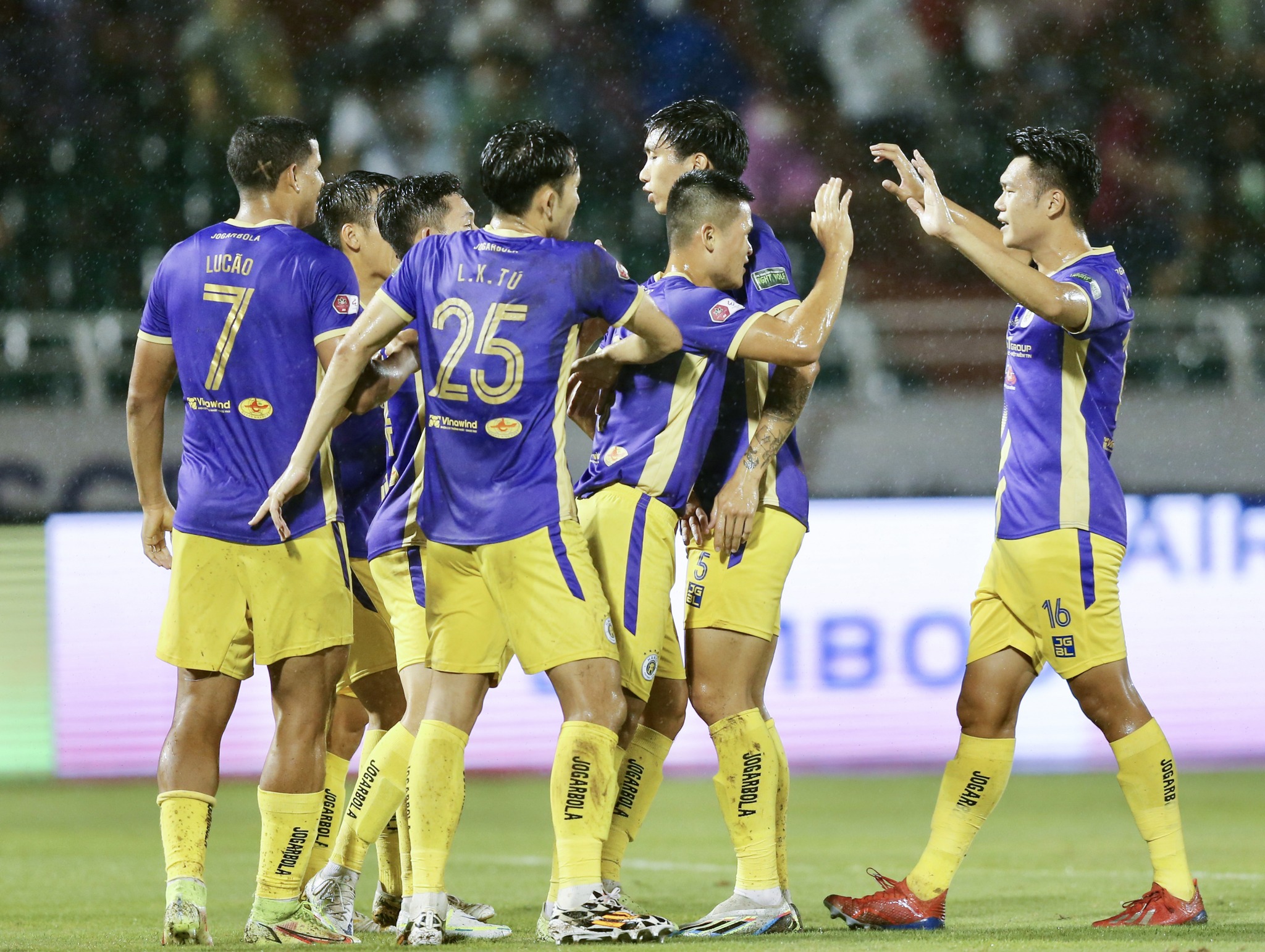 CLB Hà Nội có thể mất chức vô địch V.League 2022 vào tay Hải Phòng