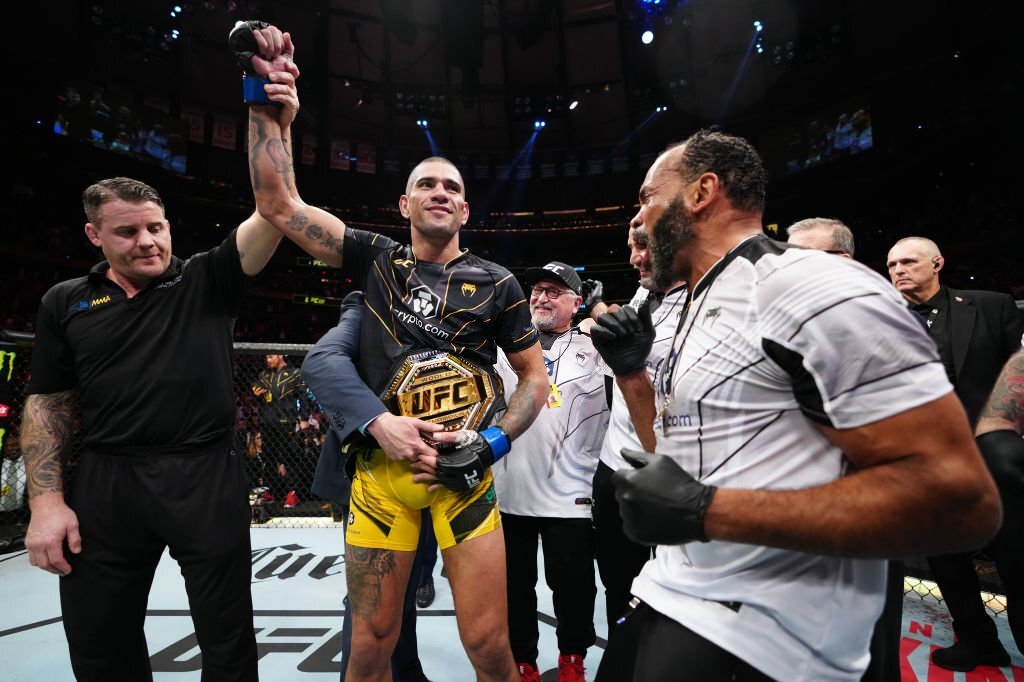 Highlight UFC 281: Alex Pereira gieo sầu, Weili Zhang trở lại ng&ocirc;i vương ngoạn mục