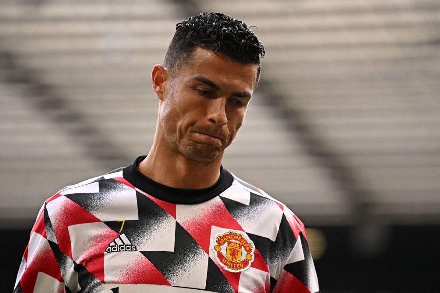 Ronaldo tiếp tục “tấn công” Ten Hag trong cuộc phỏng vấn