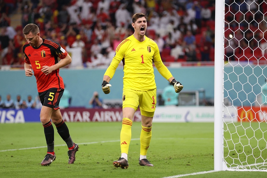 Cứu thua cho Bỉ, Courtois gây kinh ngạc về số lần cản phạt đền