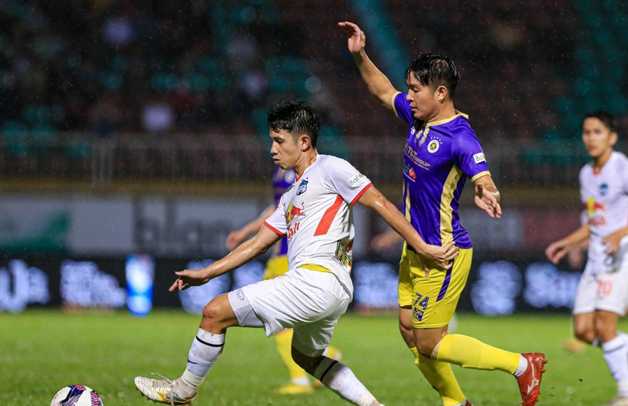HAGL thua Hà Nội ở Cúp QG: Vũ Văn Thanh đá hỏng penalty, CĐV bỏ về sớm