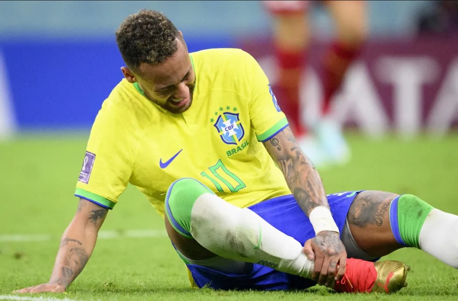 Mắt cá sưng tấy, Neymar bị phạm lỗi nhiều nhất World Cup 2022 Mắt cá sưng tấy, Neymar bị phạm lỗi nhiều nhất World Cup 2022