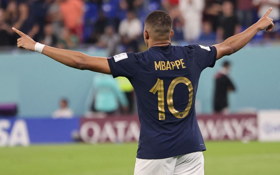 Những con số điên rồ của Mbappe sau khi lập cú đúp cho Pháp