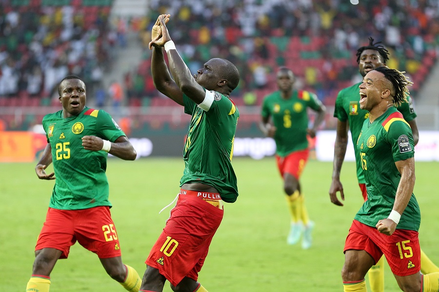 Hai màn ngược dòng “điên rồ” trong 2 phút rưỡi giữa Serbia và Cameroon Hai màn ngược dòng “điên rồ” trong 2 phút rưỡi giữa Serbia và Cameroon