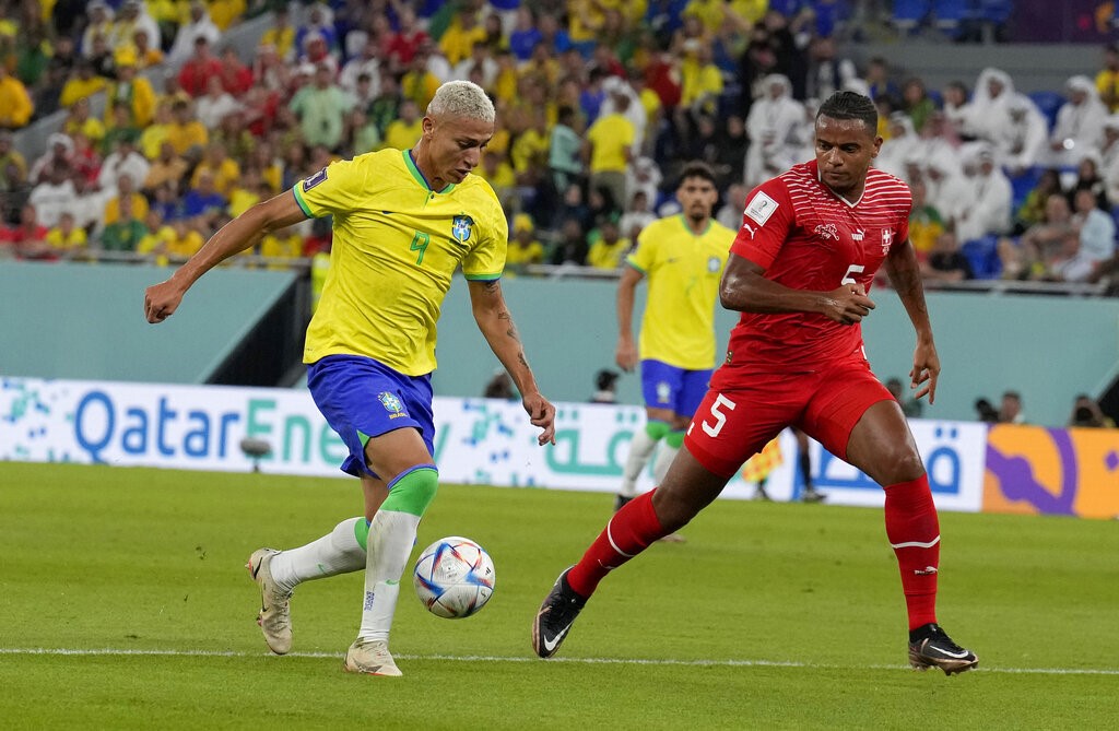 Ai là đối thủ nhiều khả năng nhất của Brazil ở vòng 1/8 World Cup?