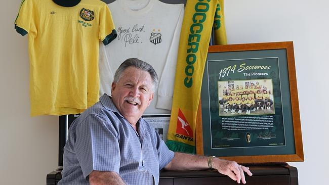 Australia có cột mốc khó tin ở World Cup: Cầu thủ nhận 2 thẻ vàng vẫn không bị đuổi