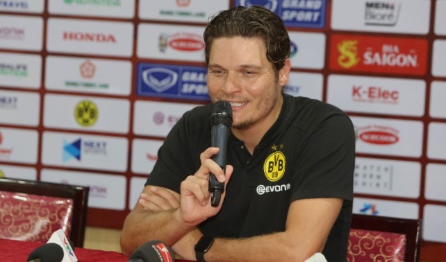 Thất vọng sau trận thua, HLV Dortmund hy vọng có cơ hội đòi nợ Việt Nam