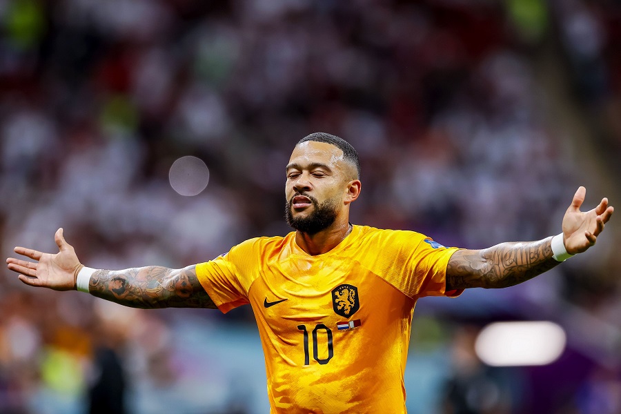 Memphis Depay tiến gần đến vua phá lưới mọi thời đại của Hà Lan