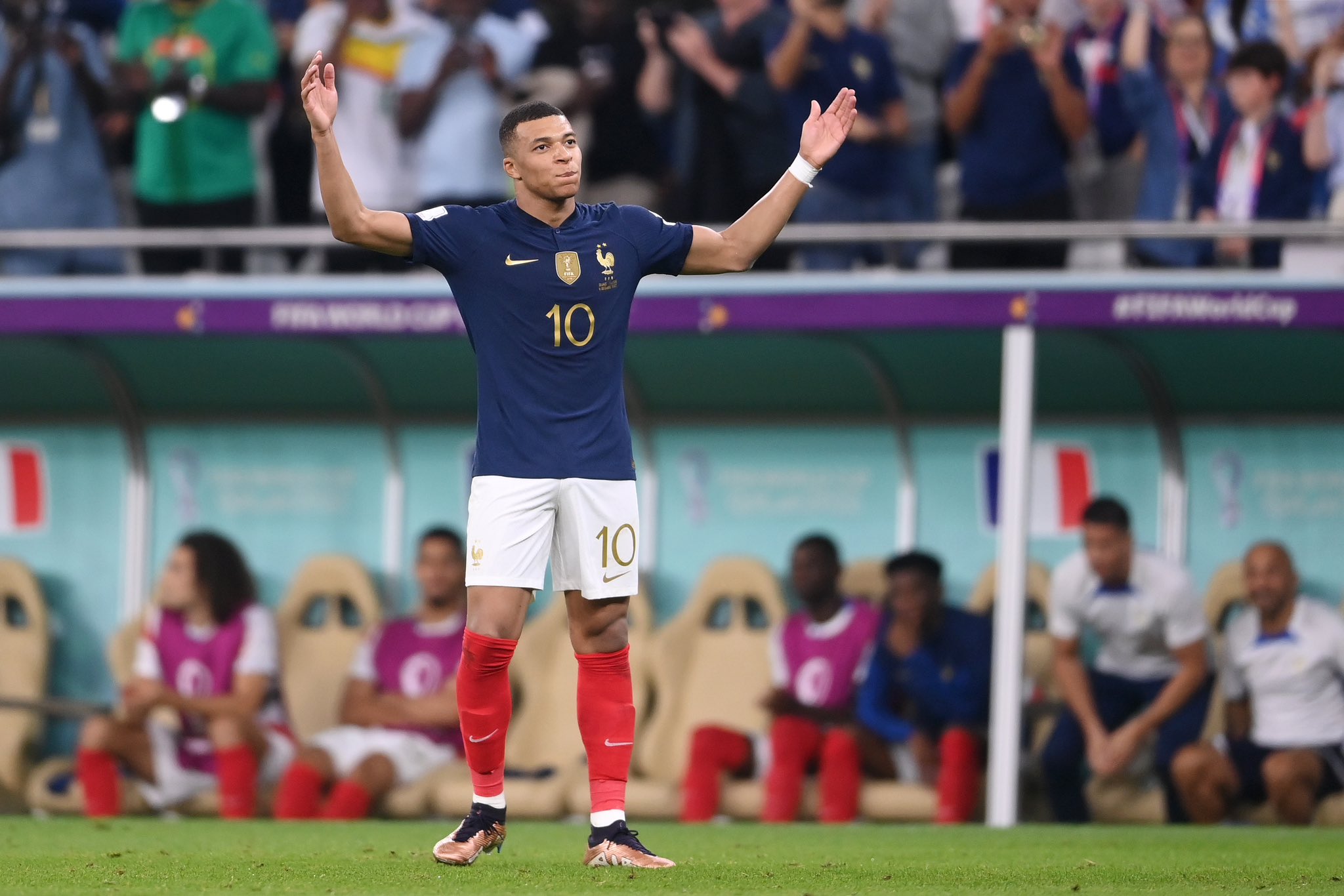 Cầu thủ ghi bàn mọi thời đại tại World Cup: Mbappe bắt kịp Messi