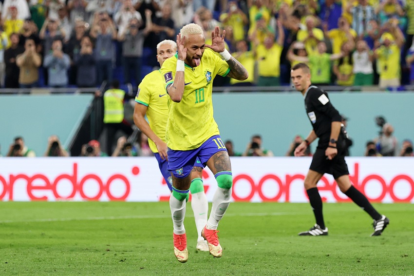 Neymar bắt kịp thành tích của Ronaldo và Pele ở World Cup