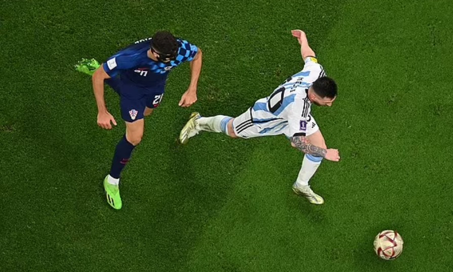 Video: Cú xoay người thiên tài của Messi biến Gvardiol từ "trung vệ 100 triệu" thành "kẻ học việc"
