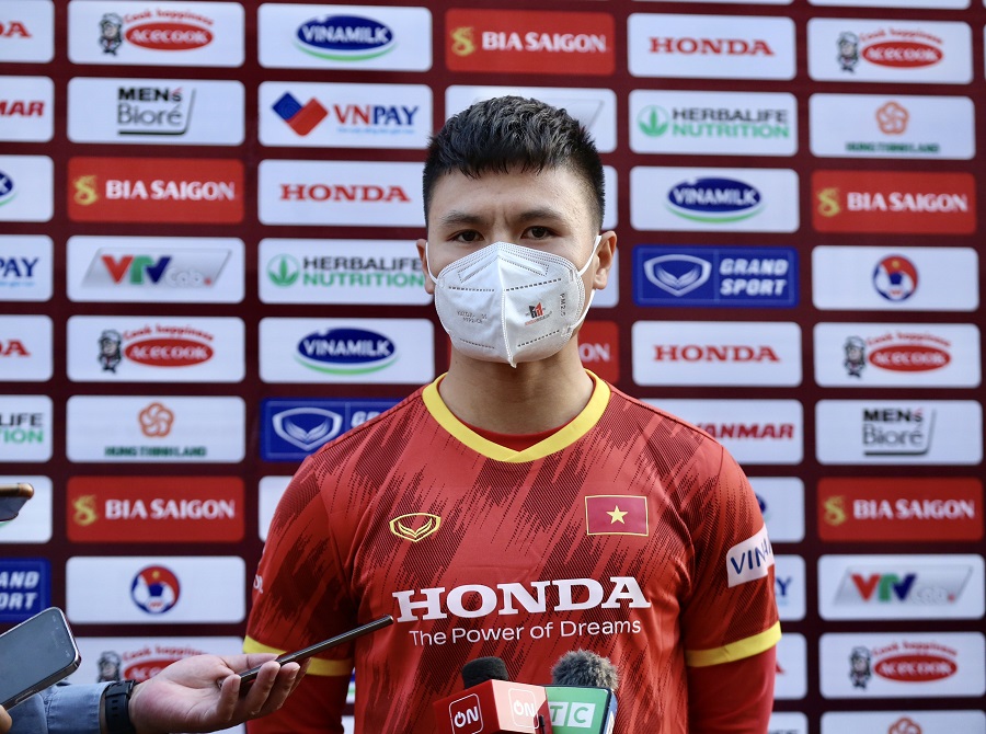 Quang Hải trải l&ograve;ng về chuyện HLV Park gửi thư trực tiếp cho Pau FC
