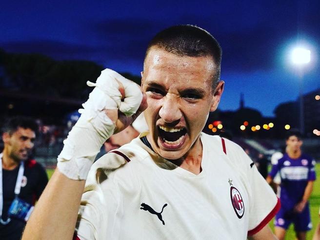 Francesco Camarda là ai khi ghi 500 bàn sau 100 trận cho AC Milan?