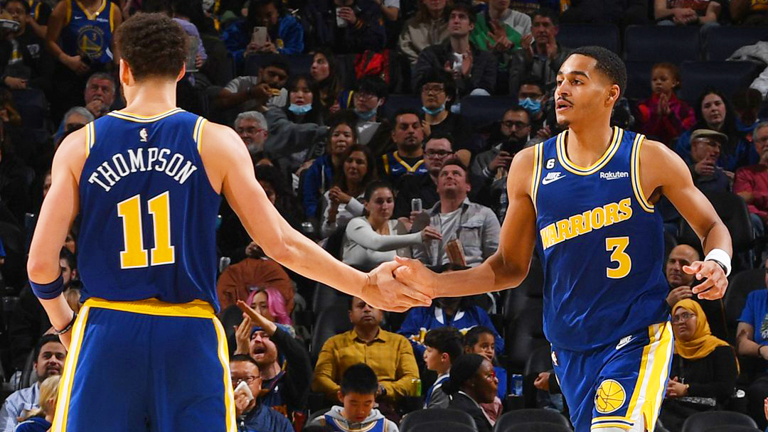 Thể hiện bản lĩnh đúng thời điểm, Golden State Warriors vượt qua Charlotte Hornets
