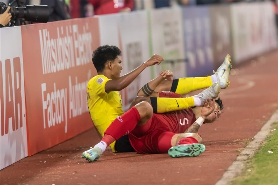 Đoàn Văn Hậu bị CĐV Malaysia và Đông Nam Á “tấn công”