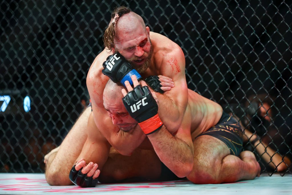 Top 5 trận đấu UFC hay nhất năm 2022