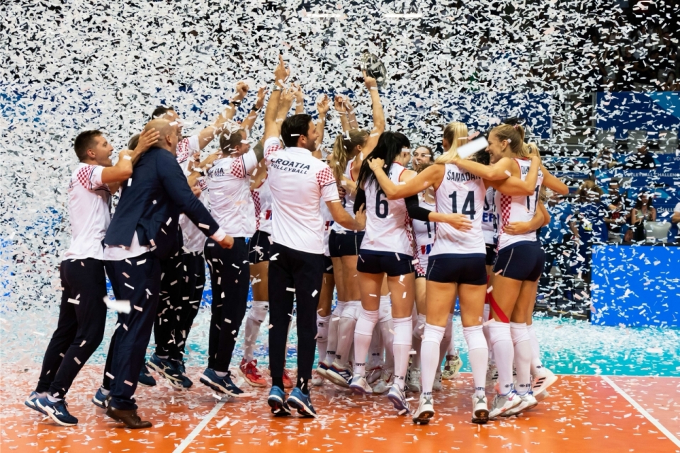 Croatia v&agrave; Cuba gi&agrave;nh chức v&ocirc; địch Volleyball Challenger Cup lịch sử
