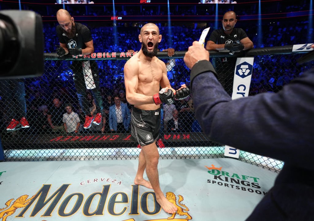 Khamzat Chimaev vẫn có thể đấu ở hạng bán trung UFC với một điều kiện?