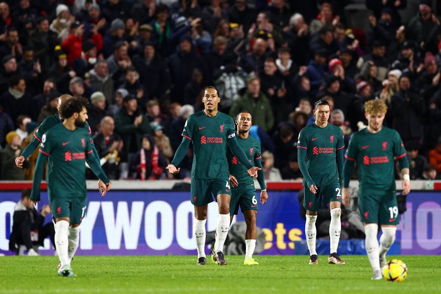 Giải m&atilde; sự sa s&uacute;t nghi&ecirc;m trọng của Liverpool