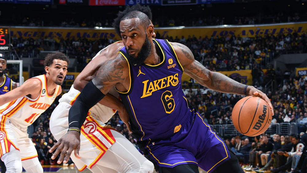 Ba cầu thủ đạt double-double, LA Lakers dễ dàng hạ gục Atlanta Hawks trên sân nhà