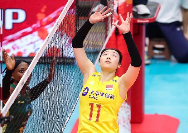 Chuyền hai số 1 bóng chuyền Trung Quốc lần đầu xuất ngoại