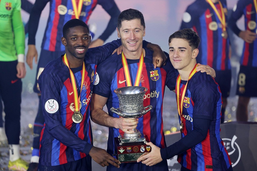 Barca đ&egrave; bẹp Real Madrid để đoạt Si&ecirc;u C&uacute;p T&acirc;y Ban Nha 
