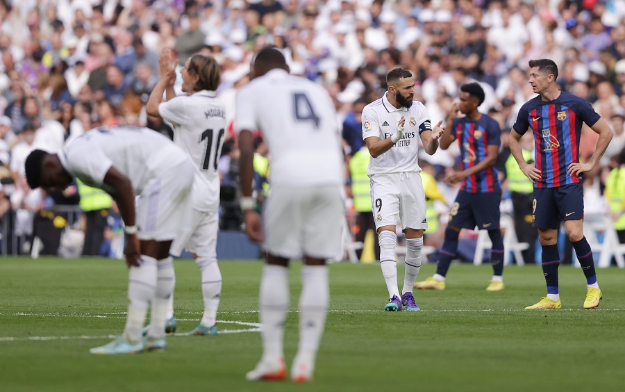 Đội h&igrave;nh ra s&acirc;n dự kiến Barca vs Real Madrid: Lewandowski đọ sức Benzema