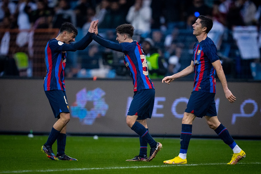 Barca “tra tấn” Real Madrid bằng 43 đường chuyền liên tiếp thế nào? Barca “tra tấn” Real Madrid bằng 43 đường chuyền liên tiếp thế nào?
