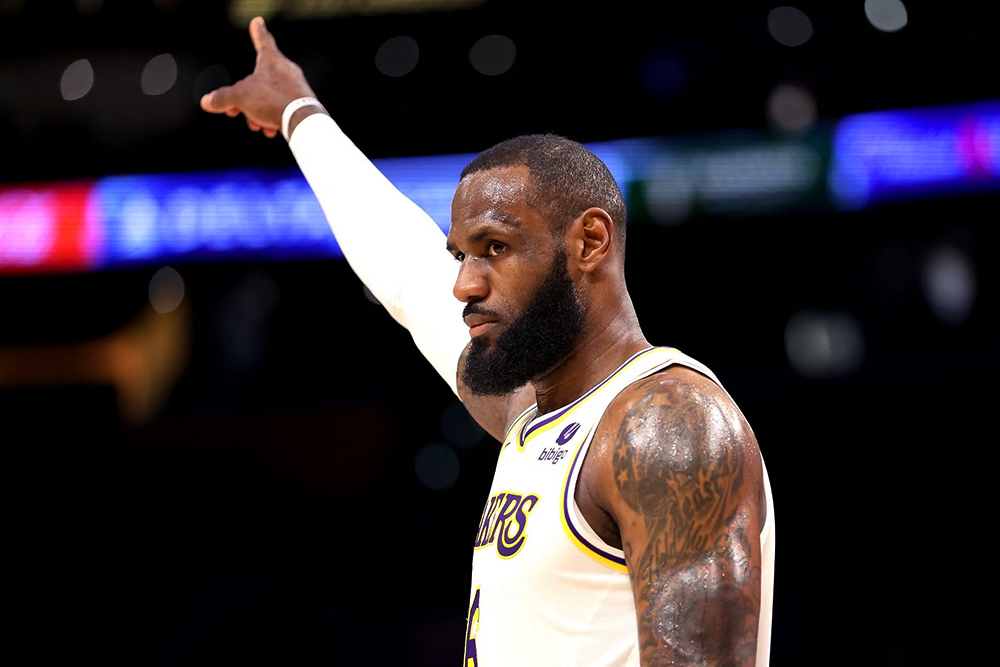 LeBron James c&aacute;n mốc 38.000 điểm trong sự nghiệp, tiến s&aacute;t kỷ lục của Kareem Abdul-Jabbar