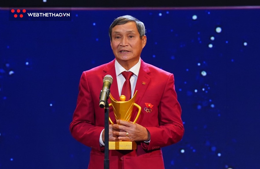 HLV Mai Đức Chung: “Cúp Chiến thắng là của tập thể, không chỉ cá nhân tôi”