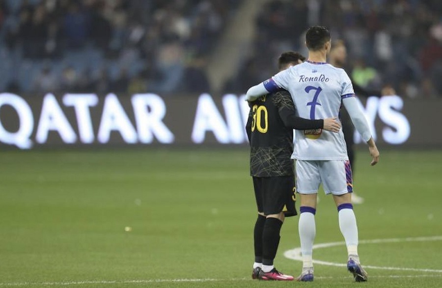 Ronaldo lập cú đúp nhưng vẫn “thua” Messi ở trận giao hữu
