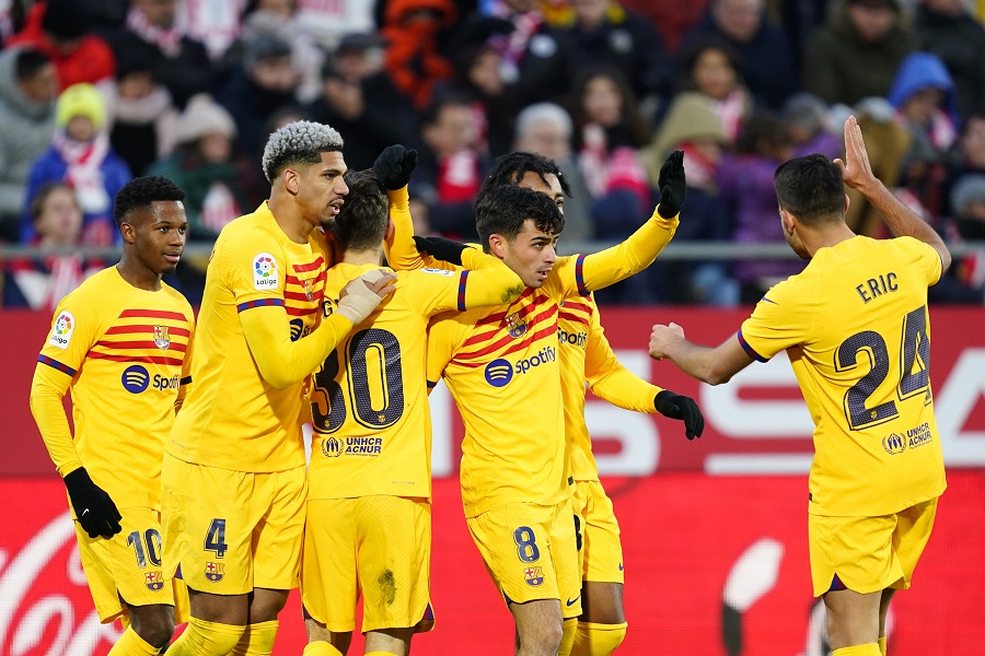 Barca vô địch mùa đông với 5 điểm nhiều hơn Real Madrid