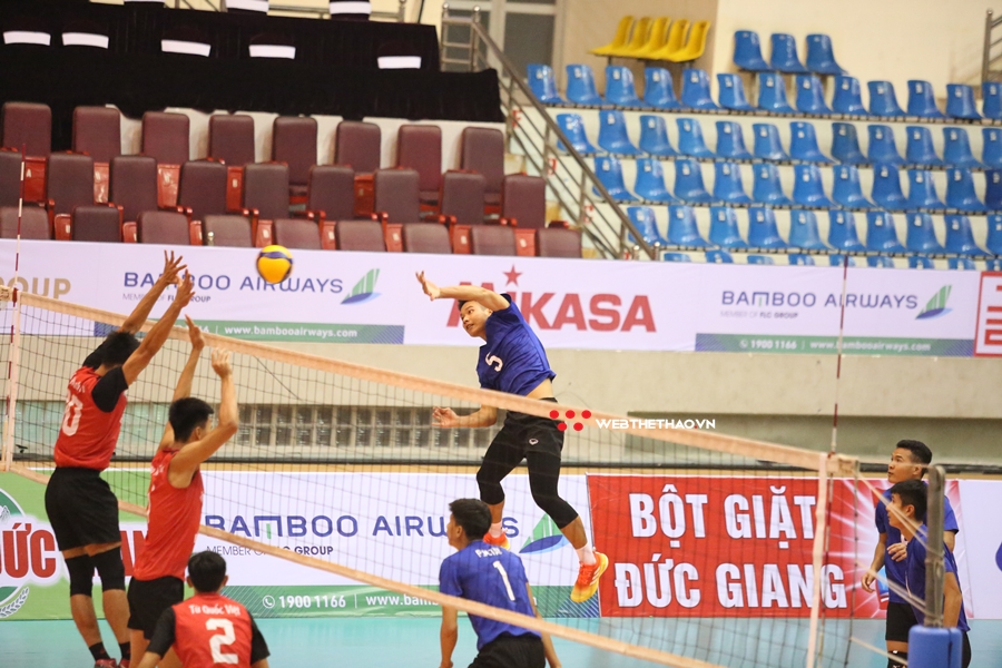 Nguyễn Văn Quốc Duy cập bến Nguyễn Văn Quốc Duy cập bến