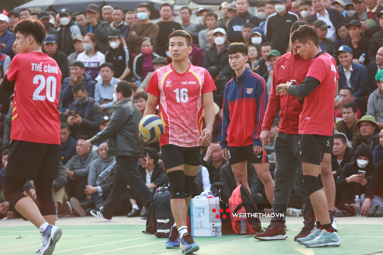 Quốc Duy toả s&aacute;ng tại giải b&oacute;ng chuyền Hội l&agrave;ng Nguy&ecirc;n Kh&ecirc;