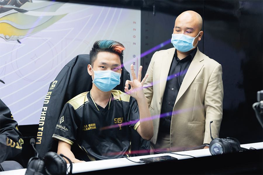 Gương vỡ lại lành, Yiwei sẽ trở lại khoác áo Saigon Phantom Liên Quân?